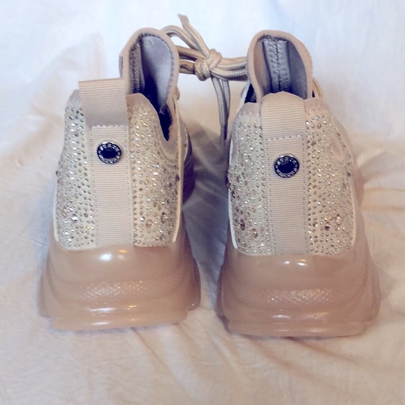 Steve Madden’s Maxima BRAND NEW!!   Originally $100. Read for more sizes - Picture 3 of 8
